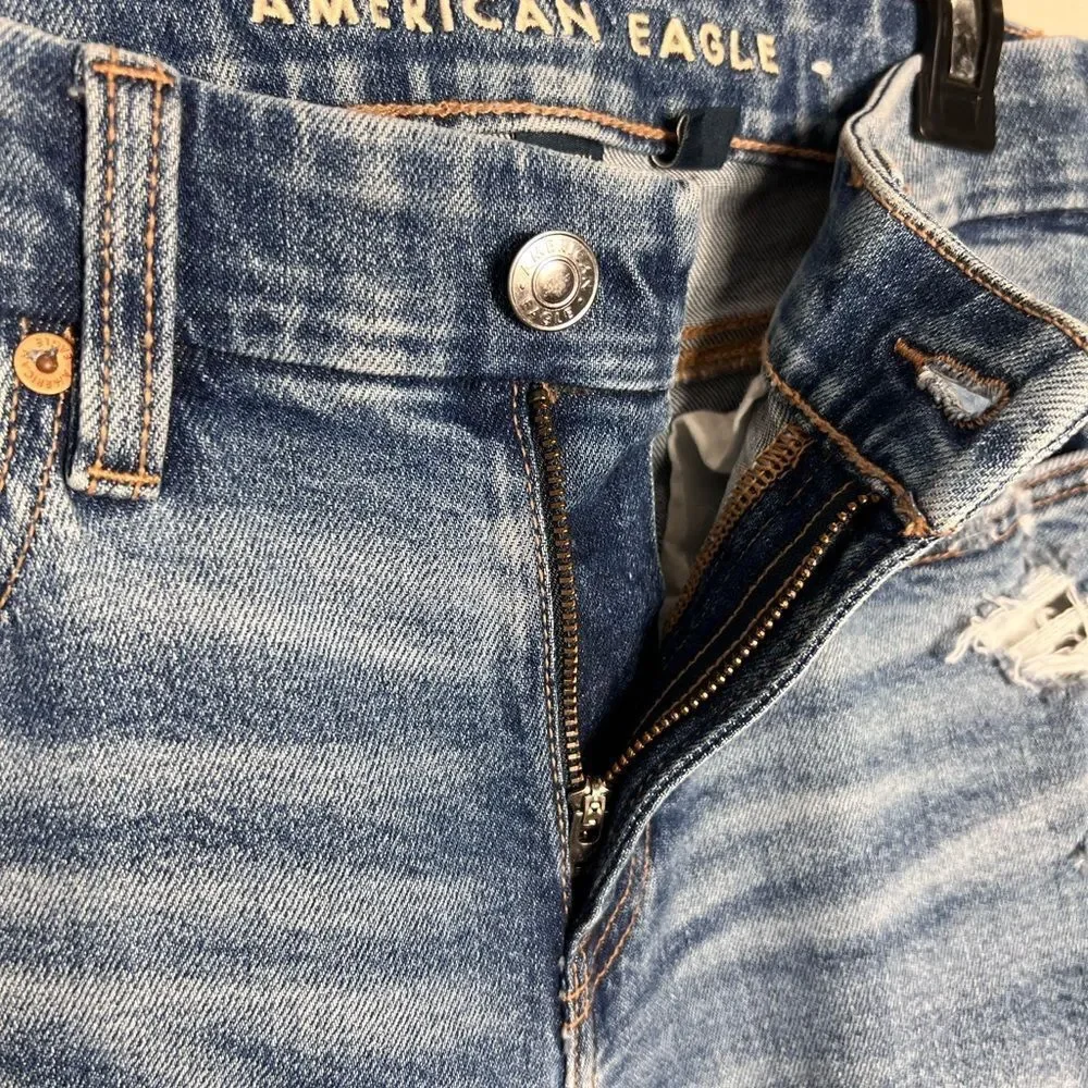 American Eagle Stretch Curvy Ripped Straight Jean Size 2